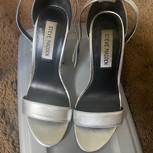 Steve Madden Carson Silver heels size 6 barely worn